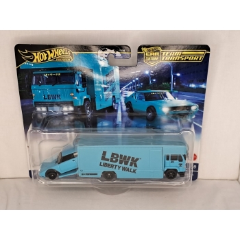 Hot Wheels 1:64 Team Transport - Nissan Skyline 2000GT-R LBWK on Fleet Flyer